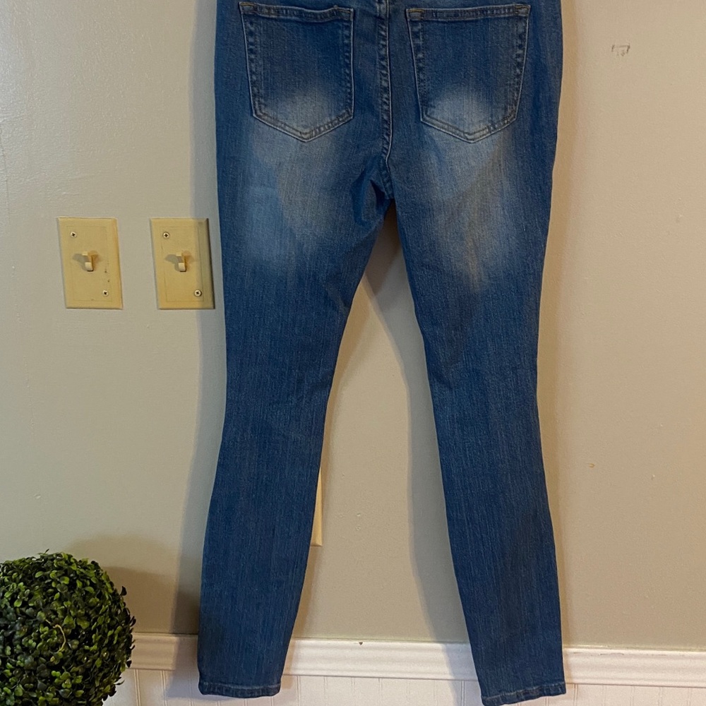 Jeans - Picture 3 of 6